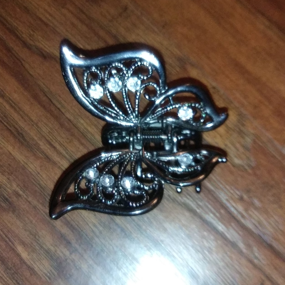 Butterfly hair claw